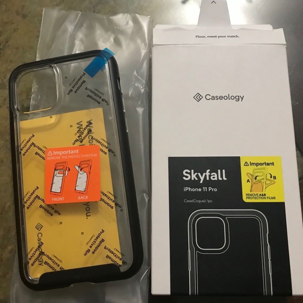 Caseology Clear/Black  Skyfall” for iphone 11 Pro